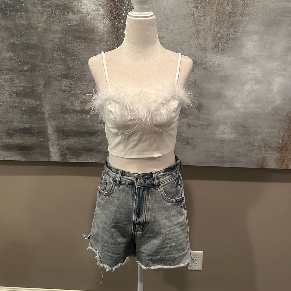 Women’s NWT Know One Cares Cropped Tank Top